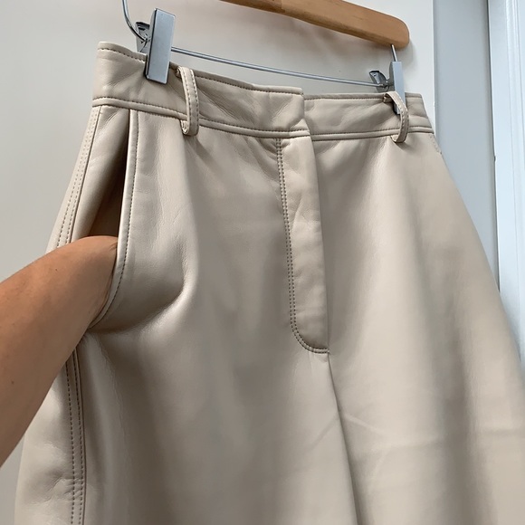 ❗️SOLD❗️ Babaton Long Wide-Leg Short Pants Size 6 - Picture 6 of 12